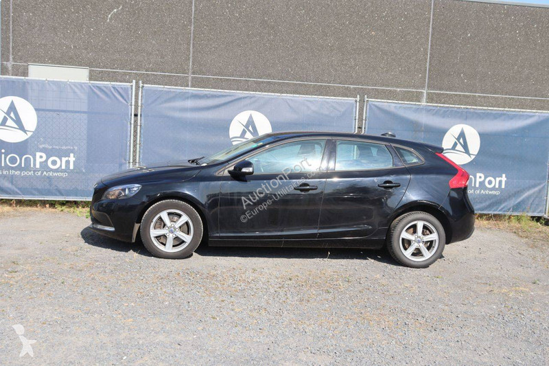 عربة نفعية Volvo