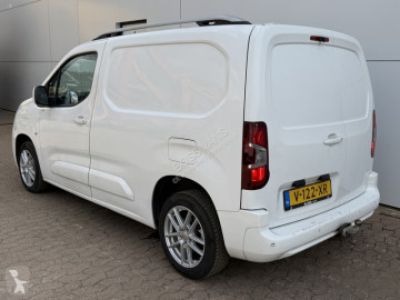 Opel Combo 1.5D 130PK Automaat L1 Climate Control Cruise Control Carplay Parkeersensoren Achter Trekhaak Camera