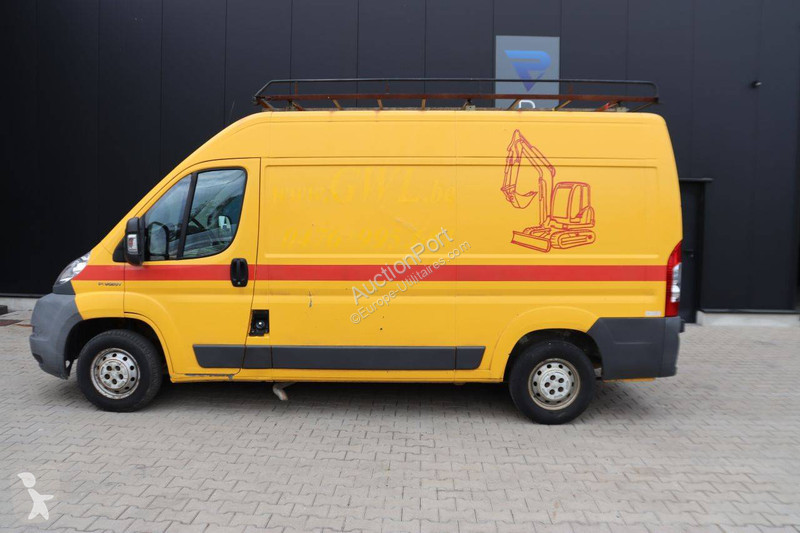 Véhicule utilitaire Peugeot