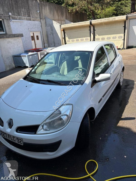 عربة نفعية Renault CLIO