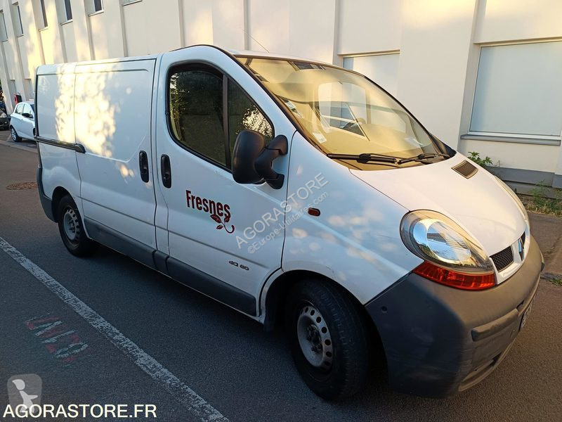 Véhicule utilitaire Renault TRAFIC