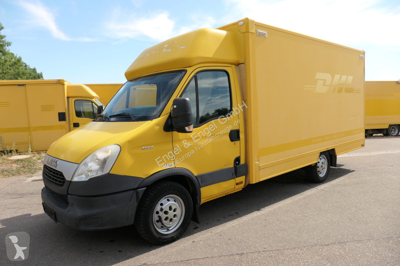 Véhicule utilitaire Iveco Daily 35 S11 C30C...