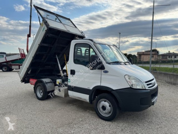 Utilitaire benne Iveco