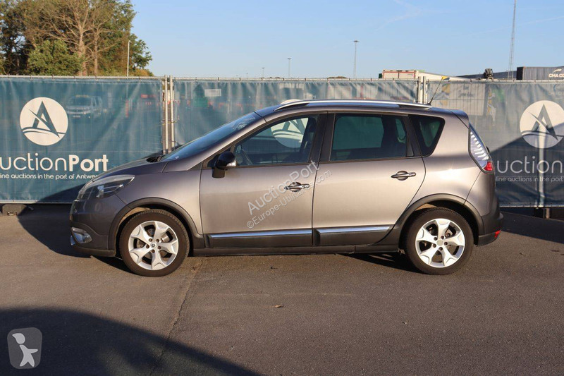 عربة نفعية Renault  Scénic