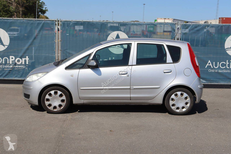 Samochód dostawczy Mitsubishi