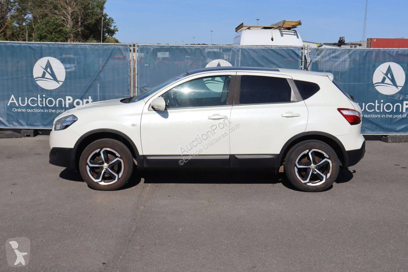 Samochód dostawczy Nissan acenta + navi QASHQAI