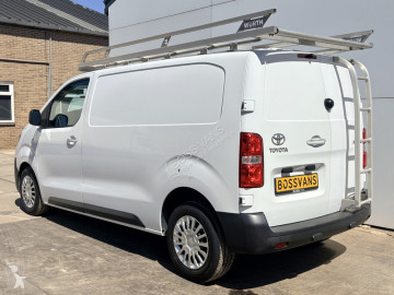 Fourgon Toyota