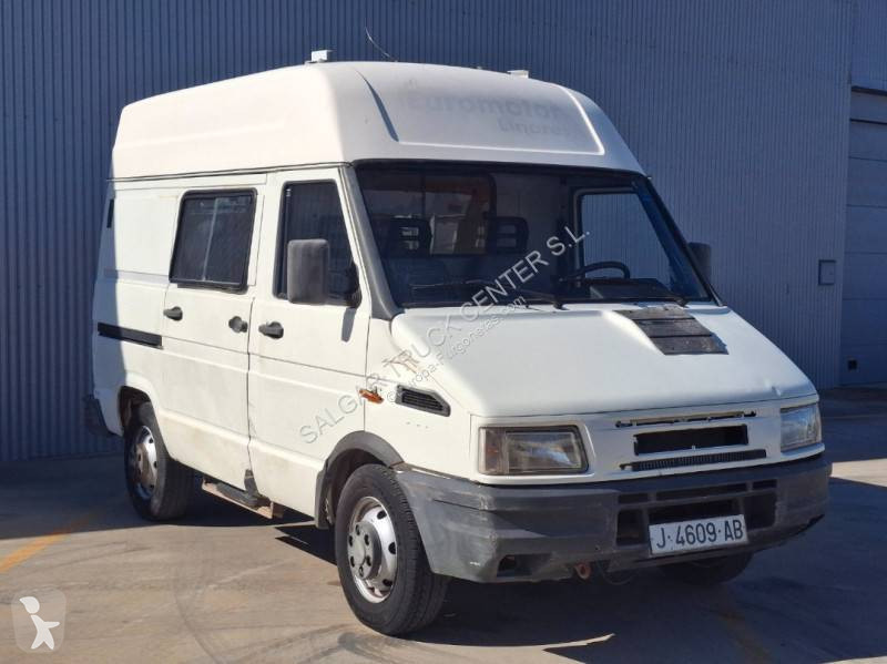 عربة نفعية Iveco