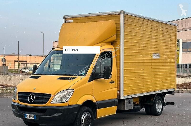 عربة نفعية Mercedes