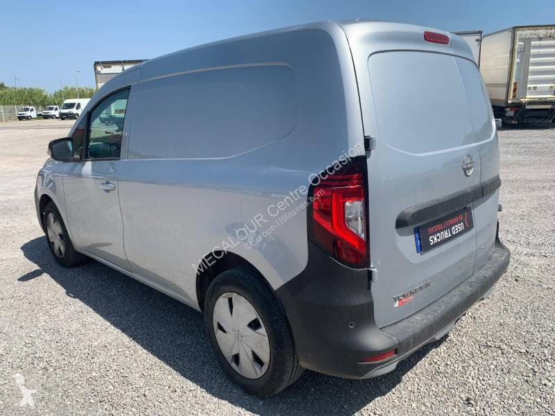 Samochód dostawczy Nissan