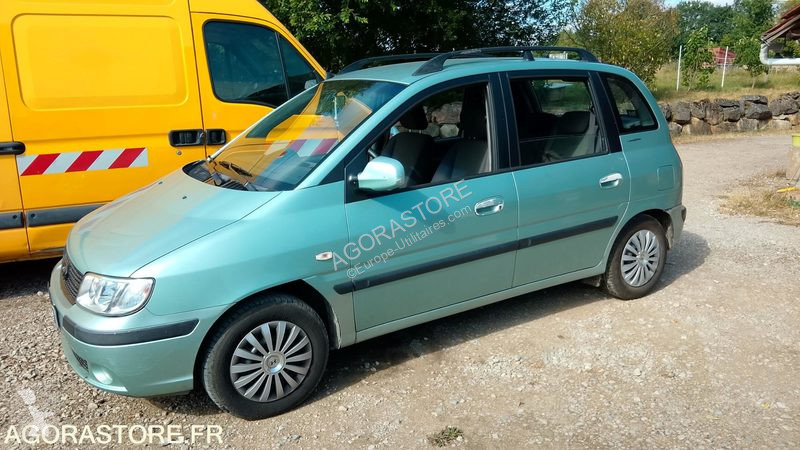 Hyundai MATRIX van