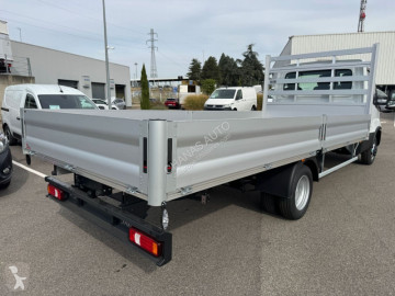 Малогабаритный коммерческий автомобиль Iveco