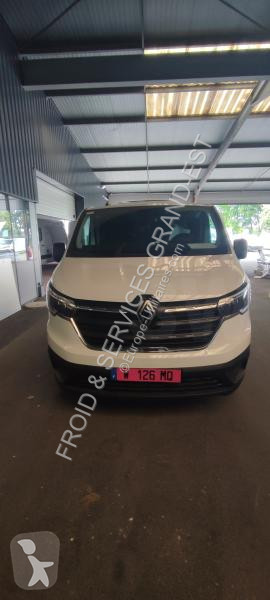 New Renault Negative and positive trailer body