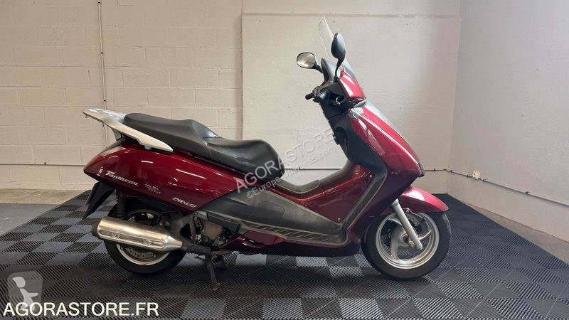 Коммерческий автомобиль Honda FES125