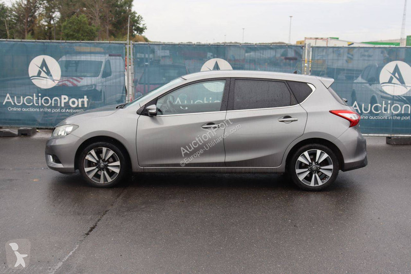 Véhicule utilitaire Nissan