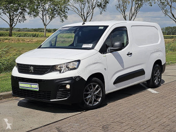 Fourgon Peugeot