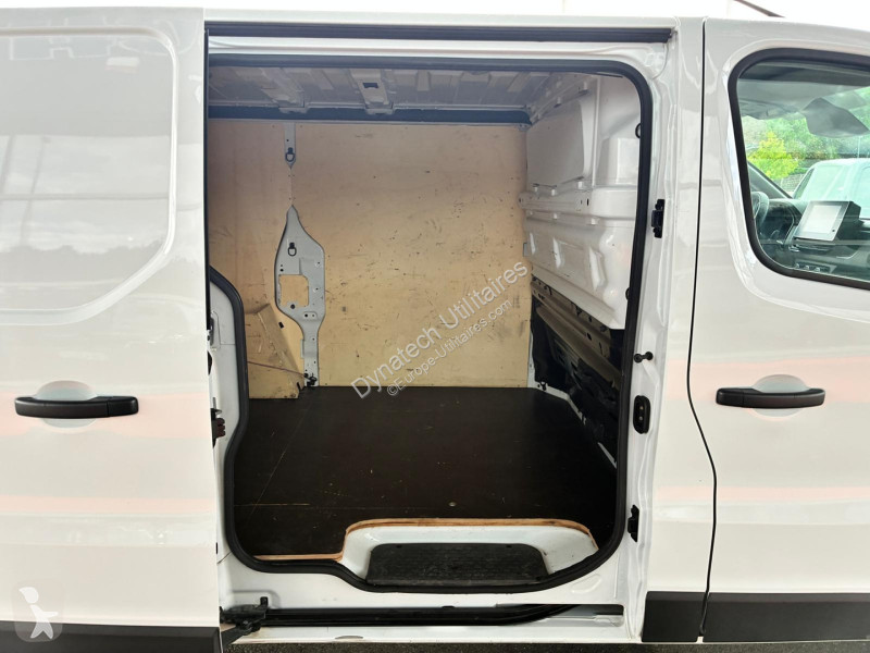 Véhicule utilitaire Renault TRAFIC III FG L2H1...