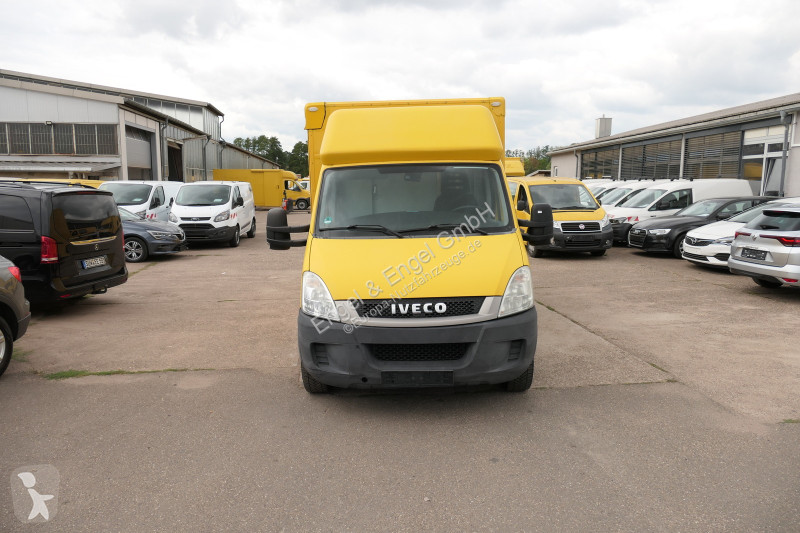 Véhicule utilitaire Iveco Daily 35 S11 C30C...