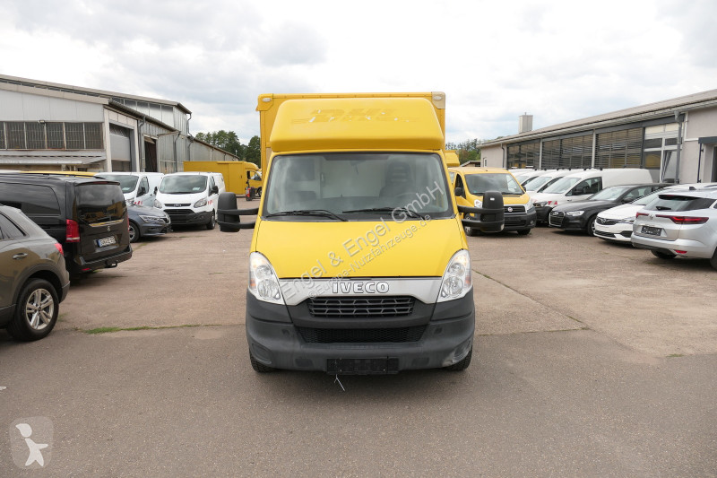 Véhicule utilitaire Iveco Daily 35 S11 C30C...