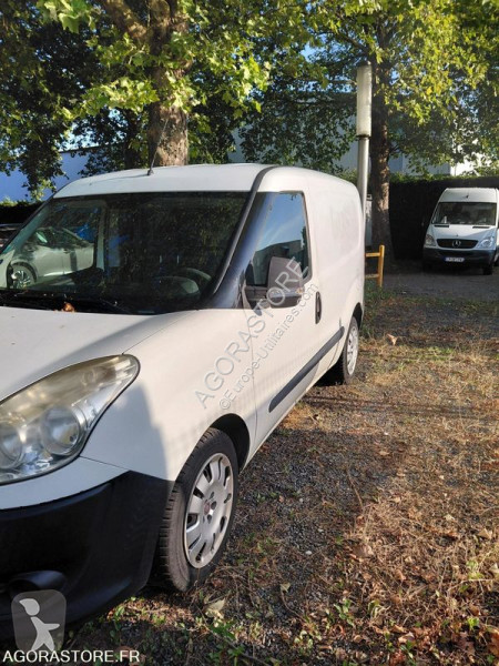 Véhicule utilitaire Fiat DOBLO