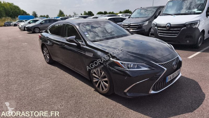 Véhicule utilitaire Lexus ES300H