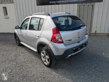 Coche berlina Dacia