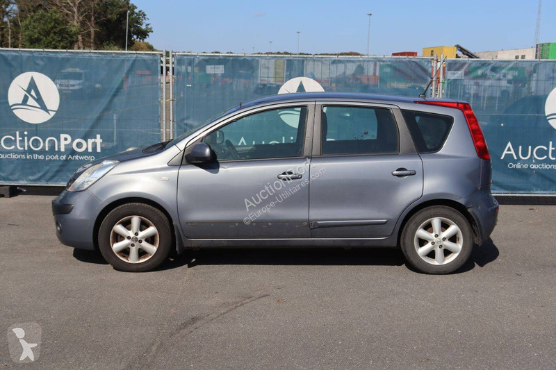 Furgoneta Nissan