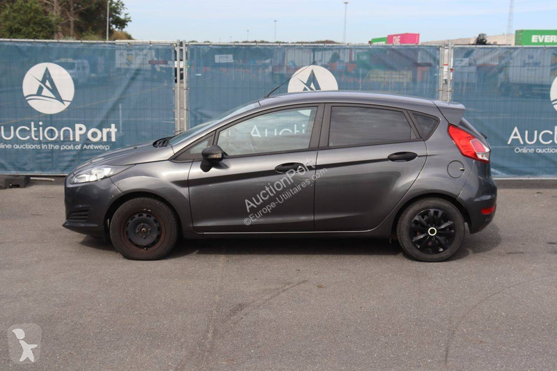 Véhicule utilitaire Ford
