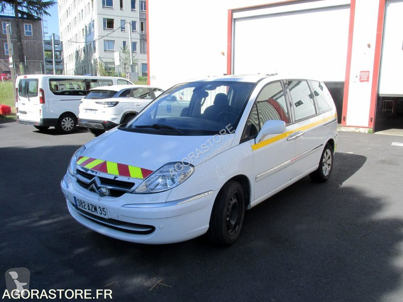 Véhicule utilitaire Citroën C8