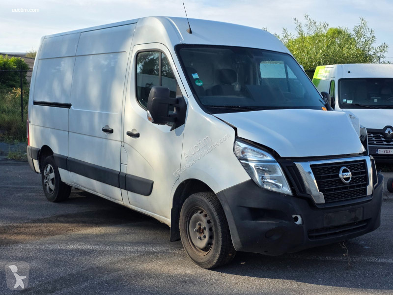 Véhicule utilitaire Nissan nv400