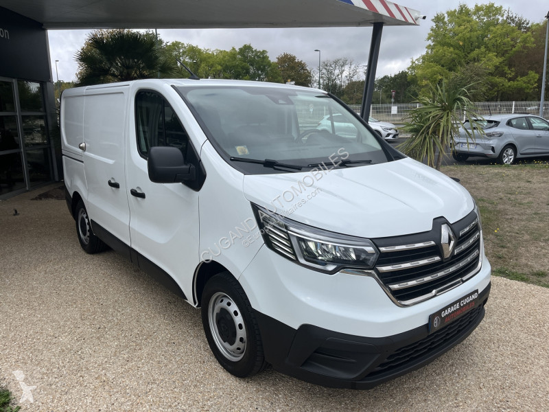 Коммерческий автомобиль Renault TRAFIC III FG...