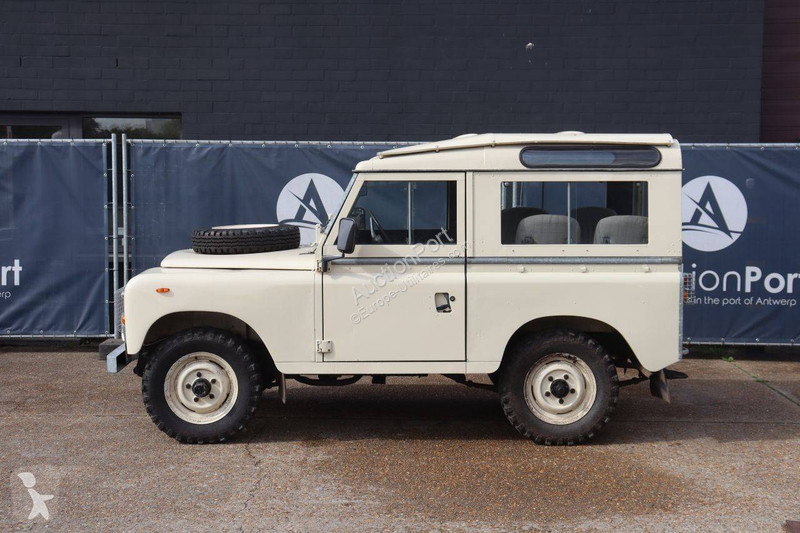 Véhicule utilitaire Land Rover