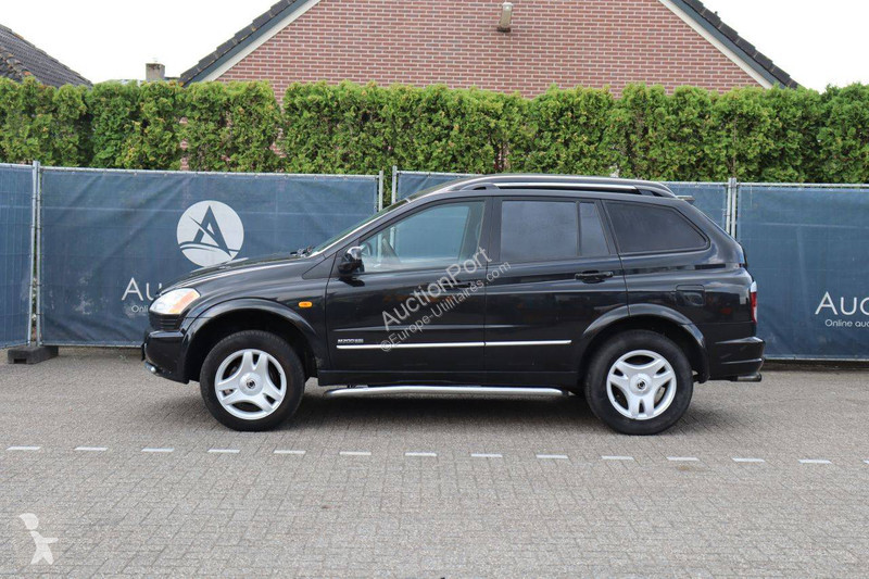 Véhicule utilitaire Ssangyong M200 2WD AUT. HR