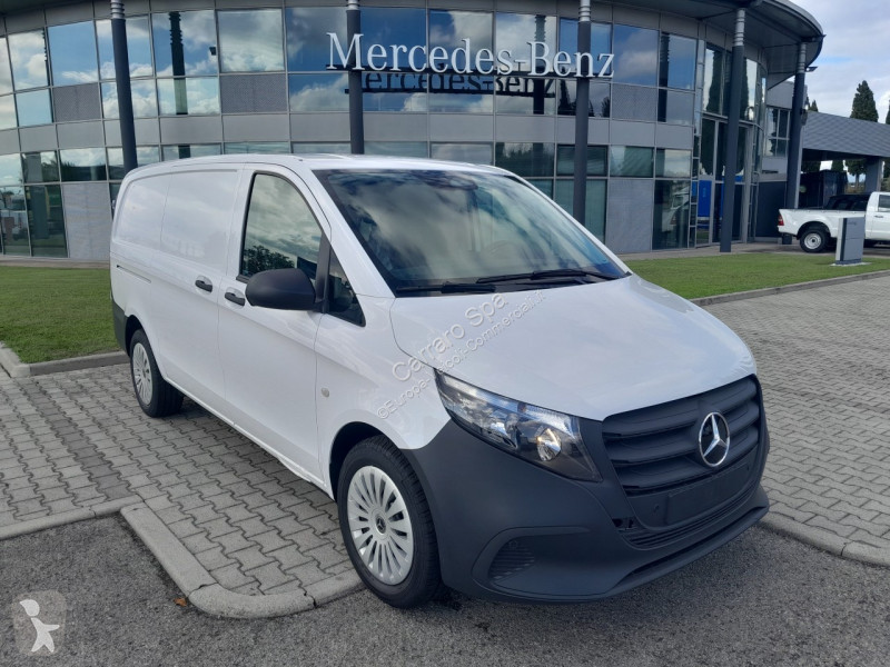Véhicule utilitaire Mercedes Furgone