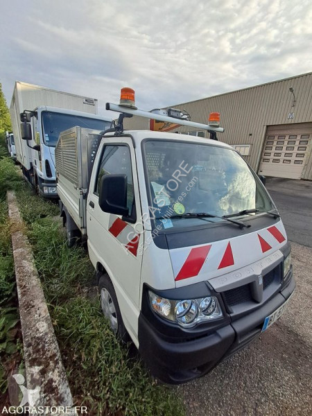 Véhicule utilitaire Piaggio PORTER
