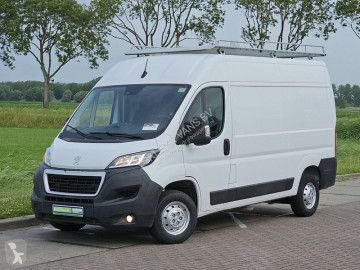 Caja cerrada Peugeot