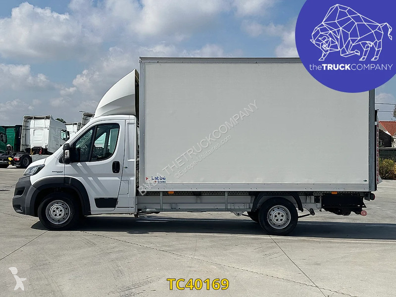 Bedrijfswagen Fiat 160cv caisse hayon