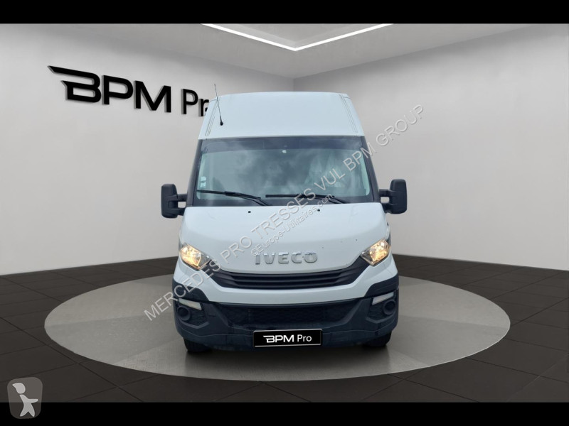 Véhicule utilitaire Iveco 35C Fg 35C14
