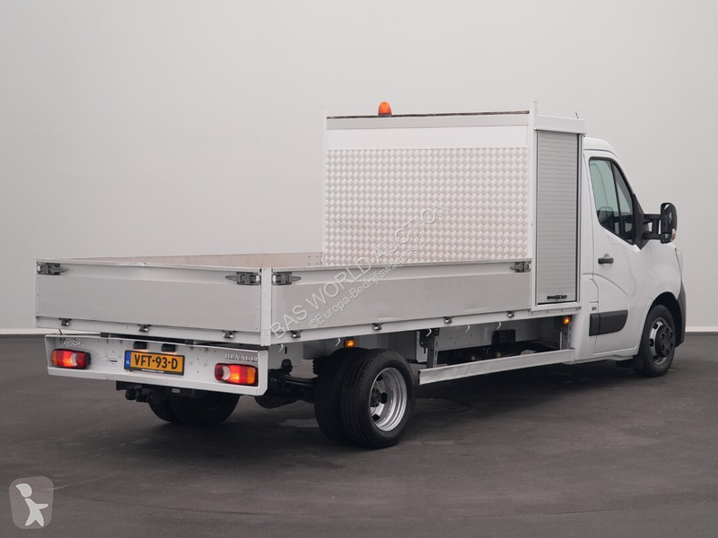Véhicule utilitaire Renault 145PK