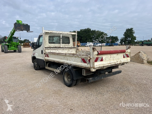 Véhicule utilitaire Iveco  35-150
