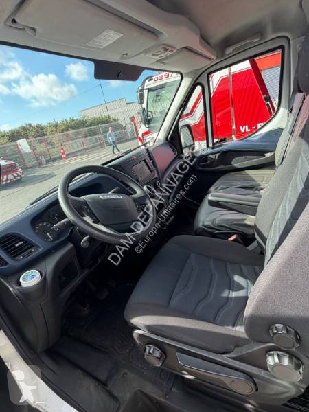 Лекотоварен автомобил Iveco 35S21