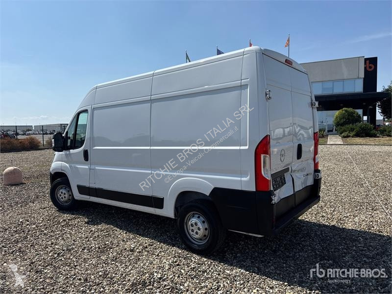 Véhicule utilitaire Opel 2.2