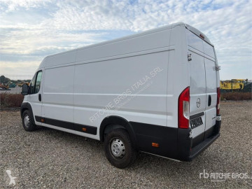 Caja cerrada Opel