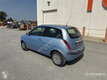 Coche Lancia