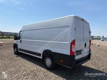 Caja cerrada Opel