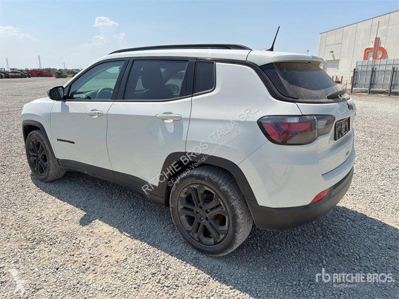 Лекотоварен автомобил Jeep 1.3