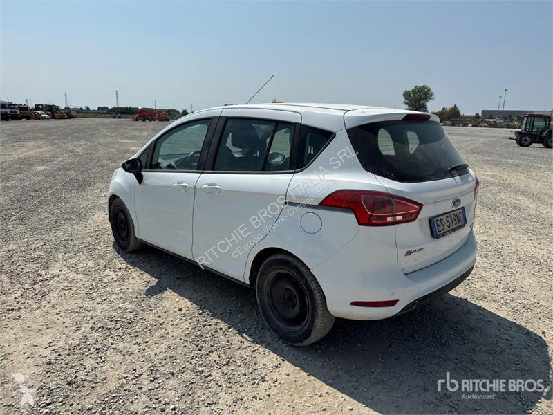 Véhicule utilitaire Ford