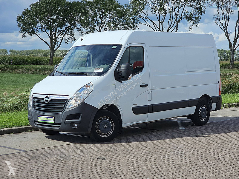 Лекотоварен автомобил Opel 2.3