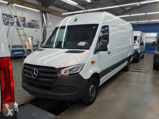 Véhicule utilitaire Mercedes Sprinter 317...