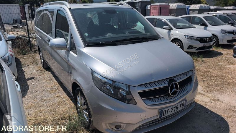 Véhicule utilitaire Mercedes VITO